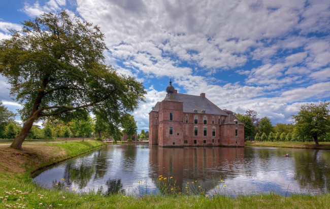 Обои картинки фото cannenburgh castle, города, - дворцы,  замки,  крепости, парк, замок, пруд