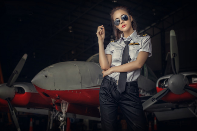 Обои картинки фото девушки, -unsort , креатив, самолет, пилот