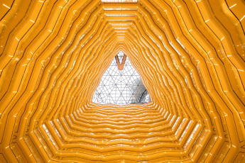 Картинка разное сооружения +постройки архитектура высокий атриум желтый стеклянный потолок шаблон современная низкоугольная фотография интерьер