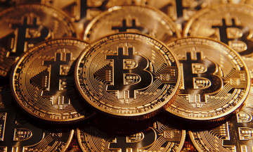 Картинка разное золото +купюры +монеты gold bitcoin coin crypto-currency