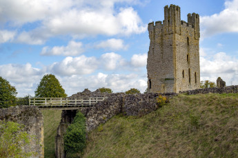 Картинка helmsley+castle города замки+англии helmsley castle
