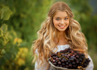 Картинка девушки -+блондинки +светловолосые улыбка блондинка виноград