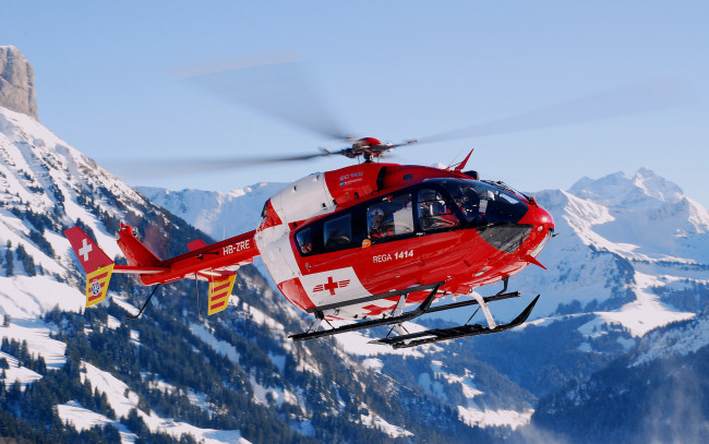 Обои картинки фото авиация, вертолёты, вертолет, снег, горы