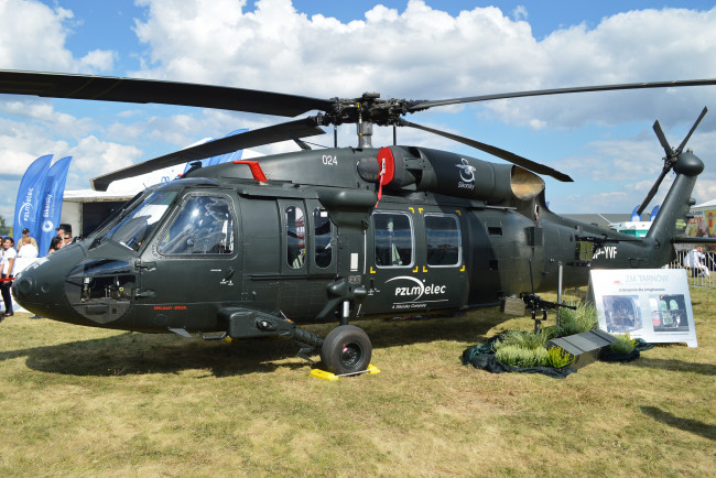Обои картинки фото sikorsky uh-60 black hawk, авиация, вертолёты, боевой, десантный, транспортный, вертолет, Черный, ястреб