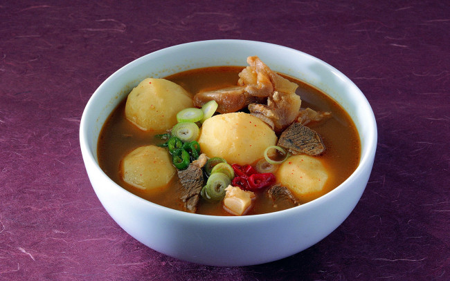 Обои картинки фото еда, первые блюда, мясо, суп, лук, перец, картофель