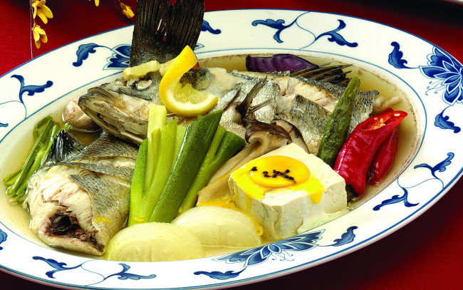 Обои картинки фото еда, первые блюда, рыбный, суп, лимон, тофу, перец