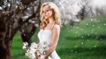 Картинка девушки -+блондинки +светловолосые блондинка цветы лепестки