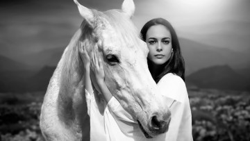 обоя девушки, - черно-белые, монохром, девушка, лошадь