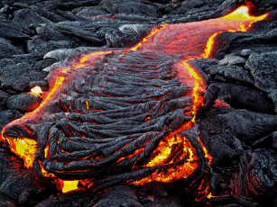 Картинка природа стихия извержение лава жар камни