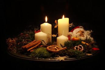 Картинка праздничные угощения свечи