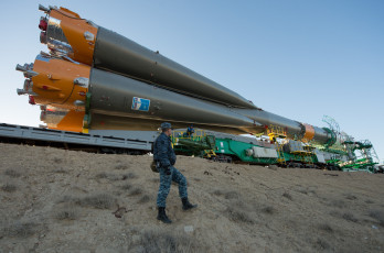 Картинка soyuz+tma-10m+spacecraf космос космические+корабли +космические+станции перевозка платформа ракетоноситель