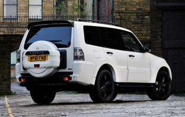 обоя mitsubishi shogun black 2012, автомобили, mitsubishi, shogun, black, 2012