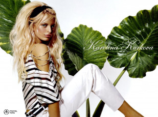 Картинка девушки karolina+kurkova модель блондинка туника брюки листья