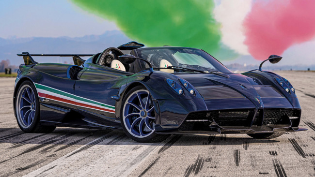 Обои картинки фото pagani huayra roadster tricolore 2020, автомобили, pagani, huayra, roadster, tricolore, 2020