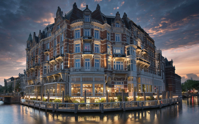 Обои картинки фото города, амстердам , нидерланды, здание, hotel, de, leurope, вечер, закат, городской, вид, амстердам
