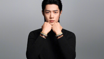 Картинка мужчины xiao+zhan актер лицо свитер браслеты