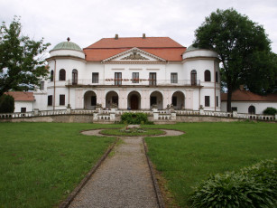 Картинка города здания дома словакия