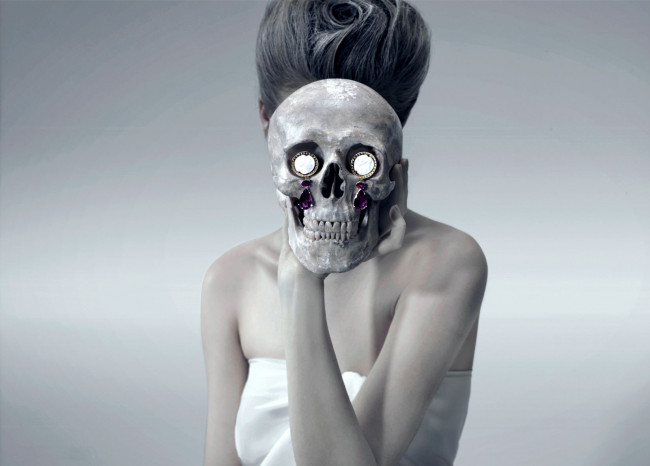 Обои картинки фото разное, кости, рентген, украшения, череп, девушка