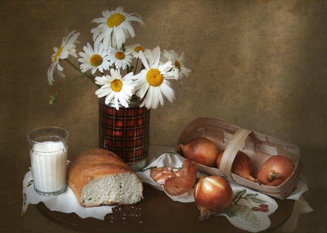Обои картинки фото еда, натюрморт, хлеб, молоко, лук, ромашки