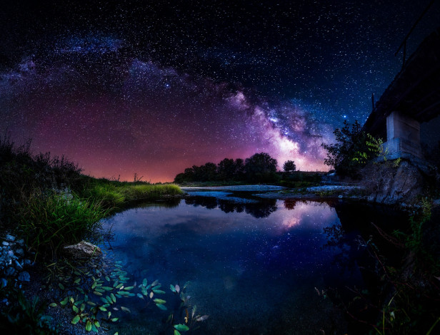 Обои картинки фото природа, реки, озера, небо, звезды, млечный, путь, мост, река, ночь