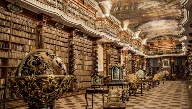 Обои картинки фото национальная библиотека Чешской республики, интерьер, кабинет,  библиотека,  офис, глобусы, книги, балкон, роспись, потолок, часы