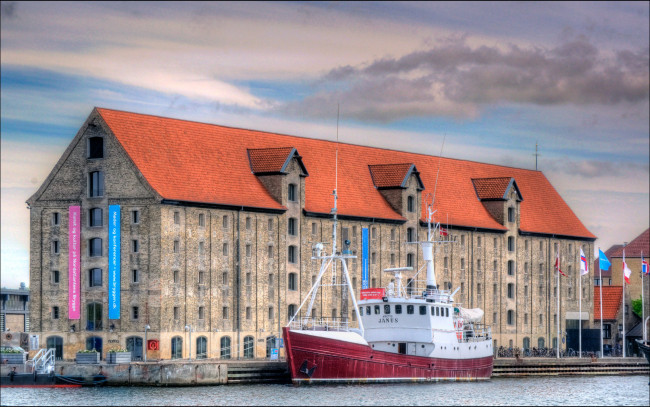 Обои картинки фото копенгаген, дания, корабли, порты, причалы, copenhagen, denmark, здание