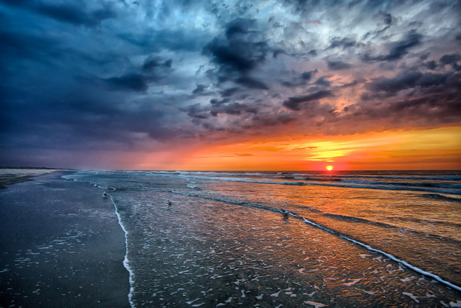 Обои картинки фото природа, восходы, закаты, волны, пляж, океан, облака, закат