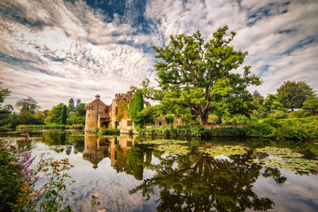 Обои картинки фото scotney castle, города, - дворцы,  замки,  крепости, замок, пруд, парк