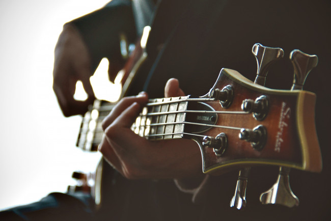 Обои картинки фото музыка, -музыкальные инструменты, рука, гитара