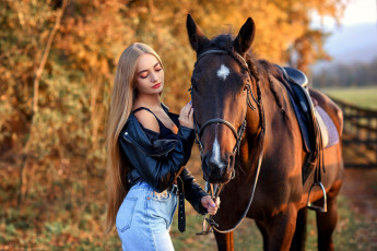 Картинка девушки -+блондинки +светловолосые блондинка осень лошадь