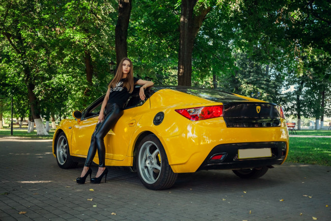 Обои картинки фото тагаз aquila, автомобили, -авто с девушками, тагаз, aquila, автомобиль, жёлтый, девушка
