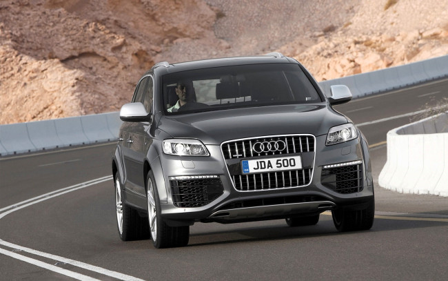 Обои картинки фото audi q7 v12, автомобили, audi, серебристый, дорога, поворот