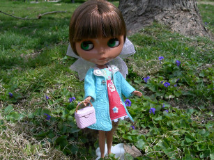 Картинка разное игрушки кукла зеленые глаза сумка бант пальто
