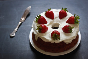 Картинка еда пирожные кексы печенье тортик клубника