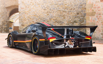 Картинка автомобили pagani zonda revolucion car