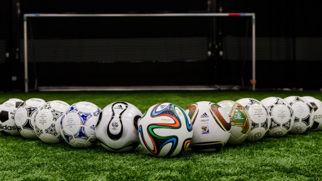 Обои картинки фото спорт, футбол, мячи