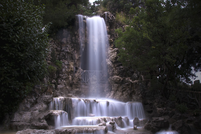 Обои картинки фото природа, водопады, лес, скалы, обрыв, река, водопад