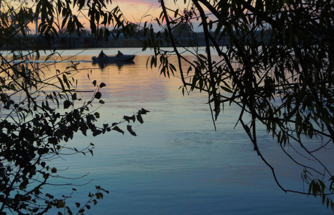 Обои картинки фото природа, реки, озера, закат, лодка, река
