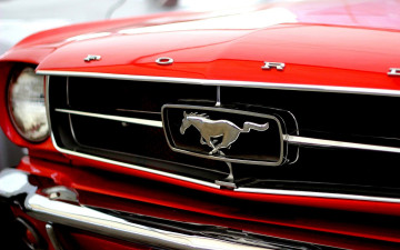 обоя ford mustang, автомобили, фрагменты автомобиля, красный, эмблема