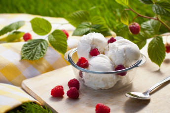 Картинка еда мороженое десерты малина ягоды