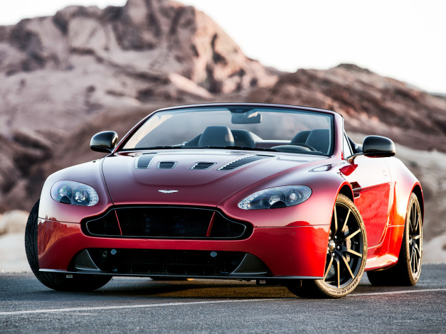 Обои картинки фото автомобили, aston martin, aston, martin, v12, vantage, s, roadster, 2014г, красный