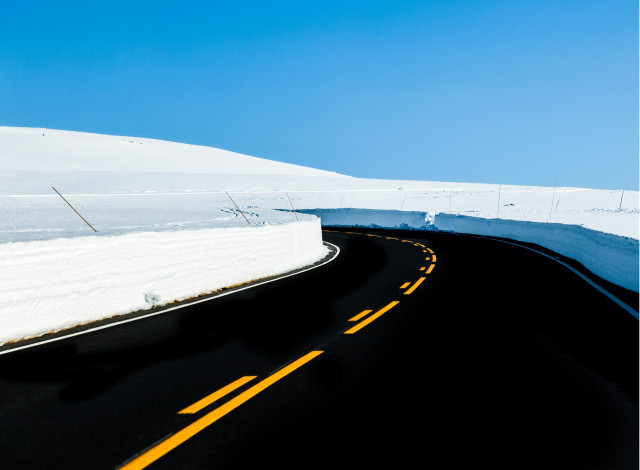 Обои картинки фото природа, дороги, снег, небо, дорога, Япония