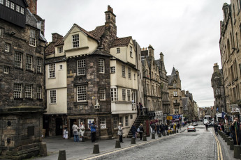 Картинка города эдинбург+ шотландия пешеходы дома улица