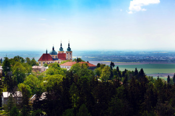 Картинка города -+католические+соборы +костелы +аббатства аббатство