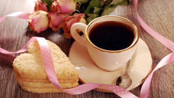 Картинка еда кофе +кофейные+зёрна печенье сахарное лента бутоны розы