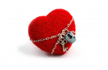 обоя праздничные, день, св, валентина, сердечки, любовь, красный, ключ, цепь, сердце, замок