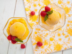 Картинка еда мороженое десерты желтое шарики креманки сладкое ягоды десерт малина