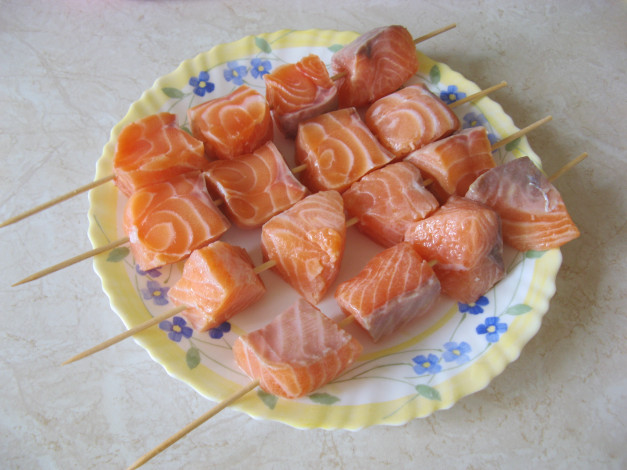 Обои картинки фото еда, рыба, морепродукты, суши, роллы, лосось, шашлык