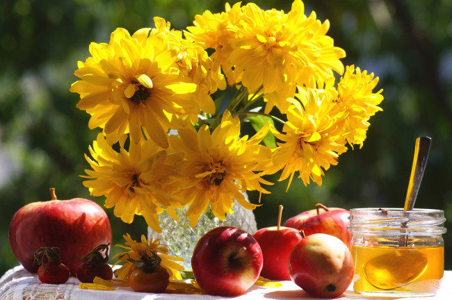 Обои картинки фото еда, натюрморт, мед, шиповник, яблоки, цветы