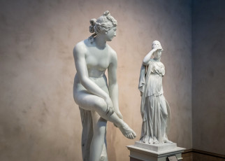 Картинка разное рельефы +статуи +музейные+экспонаты женщины скульптуры афина музей